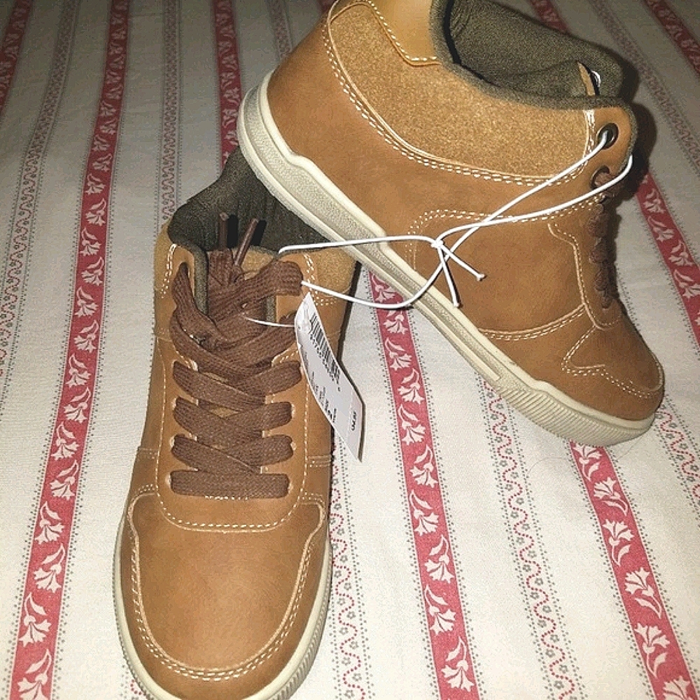 The Children's Place Tan sneakers - Picture 3 of 5